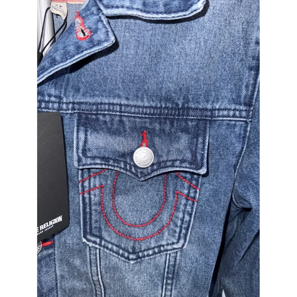 True Religion Mens Denim Trucker Jacket Blue Red Horseshoe Logo World Tour siz M